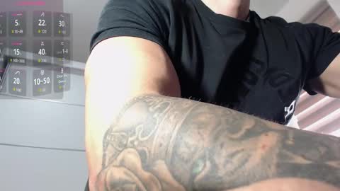 Snapshot of aryanaian1 chatting on 18, 10, 2025 AryanAian1 online show from 18, 10, 2025