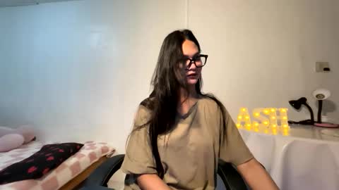 Snapshot of ash_sexdoll chatting on 27, 4, 2026 ASH online show from 27, 4, 2026