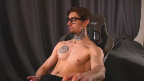 Snapshot of asher_88 chatting on 22, 4, 2026 Jerk Machine online show from 22, 4, 2026