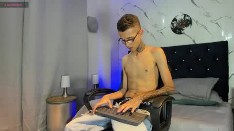 Snapshot of asher_lux chatting on 29, 5, 2026 Asher online show from 29, 5, 2026