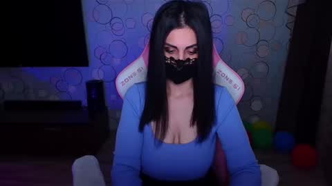   Yasmina   online show from 5, 4, 2026