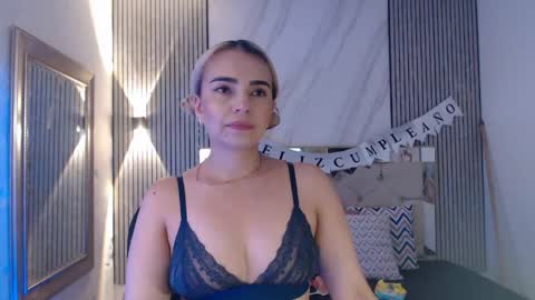 Snapshot of ashley__tylor chatting on 28, 4, 2026 ashley__tylor online show from 28, 4, 2026