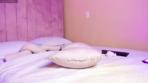 Snapshot of ashley_beaomunt chatting on 25, 4, 2026 ashley_beaomunt online show from 25, 4, 2026