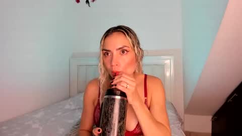 Snapshot of ashley_blair chatting on 5, 12, 2024 ashley_blair online show from 5, 12, 2024
