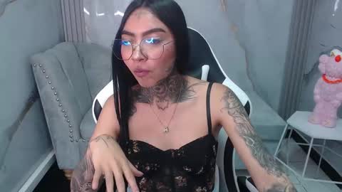 Snapshot of ashley_blum_v chatting on 18, 9, 2025 ashley_blum_v online show from 18, 9, 2025