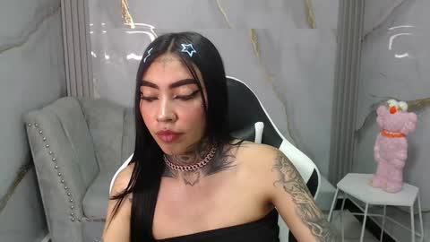 Snapshot of ashley_blum_v chatting on 4, 10, 2025 ashley_blum_v online show from 4, 10, 2025