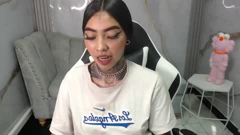 Snapshot of ashley_blum_v chatting on 7, 10, 2025 ashley_blum_v online show from 7, 10, 2025