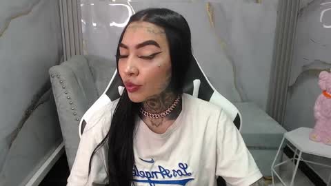 Snapshot of ashley_blum_v chatting on 8, 10, 2025 ashley_blum_v online show from 8, 10, 2025
