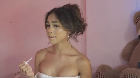 ashley_winhouse online show from 25, 7, 2026