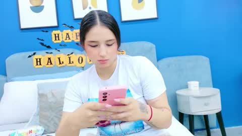 Ashley Evans online show from 23, 10, 2025