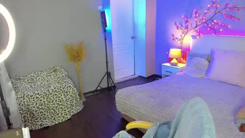 AshleyJonse online show from 8, 7, 2026