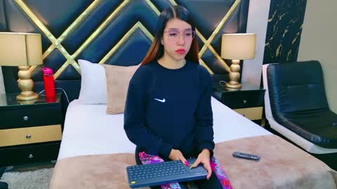 AshleyRoberh online show from 20, 4, 2026