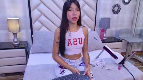 Snapshot of ashleyroberh chatting on 22, 5, 2026 AshleyRoberh online show from 22, 5, 2026
