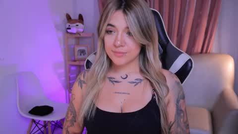 Ashley Lauren online show from 17, 9, 2025