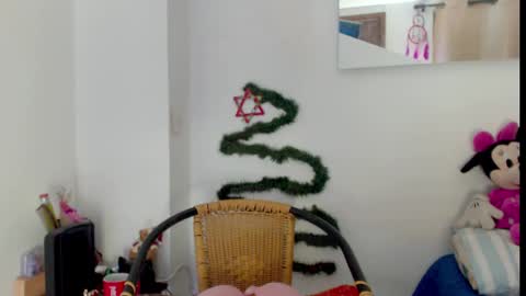 Sarah .3   hello guys .im love online show from 19, 12, 2024