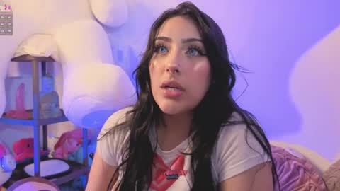 Snapshot of ashlynnlowe_ chatting on 28, 4, 2026 Ash online show from 28, 4, 2026