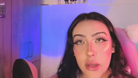 Snapshot of ashlynnlowe_ chatting on 19, 5, 2026 Ash online show from 19, 5, 2026