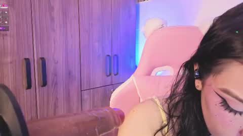 Snapshot of ashlynnlowe_ chatting on 2, 7, 2026 Ash online show from 2, 7, 2026