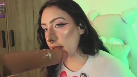 Snapshot of ashlynnlowe_ chatting on 15, 7, 2026 Ash online show from 15, 7, 2026