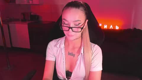Snapshot of ashmila chatting on 15, 5, 2026 Mila online show from 15, 5, 2026