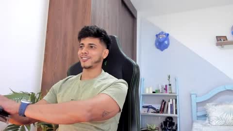 Snapshot of ashton_coleman_ chatting on 31, 12, 2024 my name real is camilo online show from 31, 12, 2024