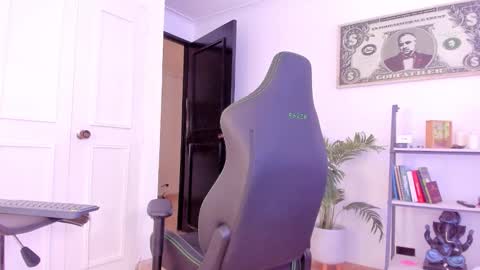 Snapshot of ashton_coleman_ chatting on 30, 9, 2025 my name real is camilo online show from 30, 9, 2025