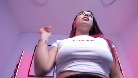 Snapshot of asia_lune chatting on 28, 4, 2026 MyaFontaine online show from 28, 4, 2026