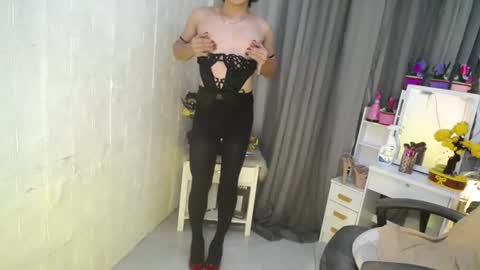 Snapshot of asian_handsomexx chatting on 4, 7, 2026 asian_handsomexx online show from 4, 7, 2026