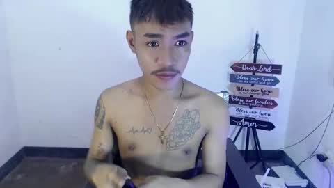 Snapshot of asian_kimxxx chatting on 23, 12, 2025 don online show from 23, 12, 2025