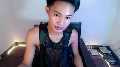 asian_lover05 online show from 4, 3, 2026