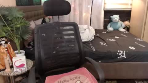 Snapshot of asian_princess15 chatting on 16, 1, 2025 angela online show from 16, 1, 2025