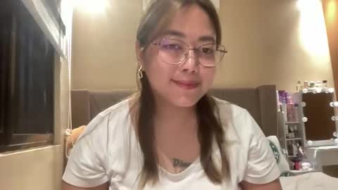 Snapshot of asianbunny10 chatting on 15, 10, 2025 Curvy online show from 15, 10, 2025