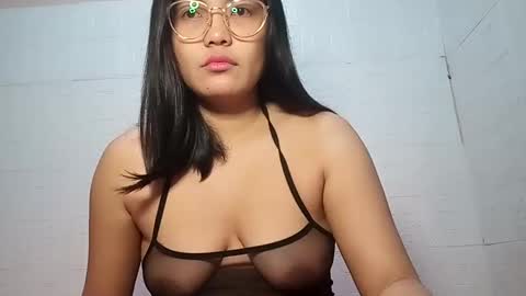 Snapshot of asiancoupleph chatting on 6, 1, 2025 asiancoupleph online show from 6, 1, 2025