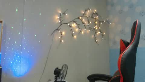 Snapshot of asianindulgent chatting on 5, 3, 2026 AMARA online show from 5, 3, 2026
