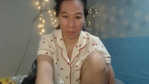 Snapshot of asianindulgent chatting on 16, 4, 2026 AMARA online show from 16, 4, 2026