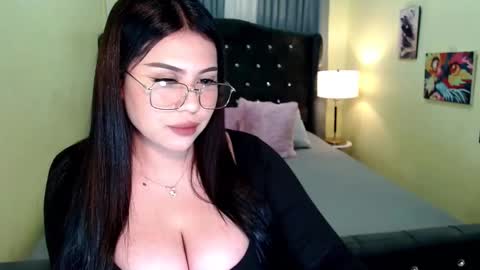 Snapshot of asias_hotkiara chatting on 3, 10, 2025 KIARA online show from 3, 10, 2025