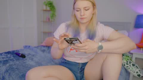 Asiri   pronounced Ah-siri Please no nicknames   3 online show from 9, 4, 2026