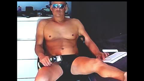 Snapshot of askil8802 chatting on 28, 4, 2026 askil8802 online show from 28, 4, 2026