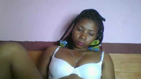 asmiraa online show from 18, 4, 2026