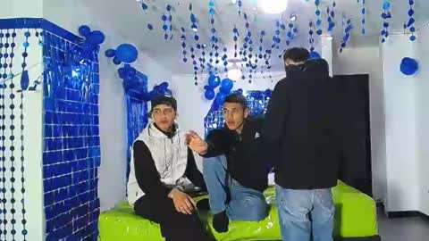 Snapshot of asmodeus7100 chatting on 30, 12, 2024 THOMAS AND DAMIAND online show from 30, 12, 2024