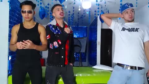 Snapshot of asmodeus7100 chatting on 23, 2, 2025 THOMAS AND DAMIAND online show from 23, 2, 2025