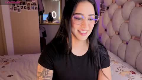 Ashley online show from 6, 11, 2025