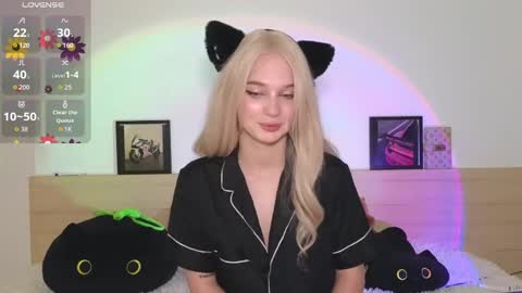 Snapshot of astridmoss chatting on 23, 5, 2026 Maya online show from 23, 5, 2026