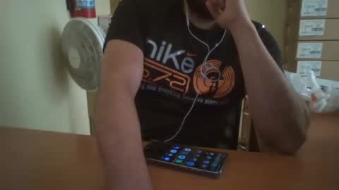 Snapshot of astro_boy_01 chatting on 6, 1, 2025 astro_boy_01 online show from 6, 1, 2025