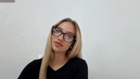 Snapshot of asuncionedgeman chatting on 18, 10, 2025 Diana online show from 18, 10, 2025
