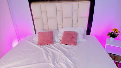 Snapshot of athenea__fox chatting on 11, 10, 2025 athenea__fox online show from 11, 10, 2025