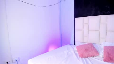 Snapshot of athenea__fox chatting on 16, 10, 2025 athenea__fox online show from 16, 10, 2025