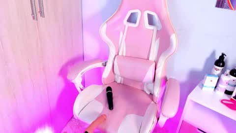 Snapshot of athenea__fox chatting on 9, 11, 2025 athenea__fox online show from 9, 11, 2025