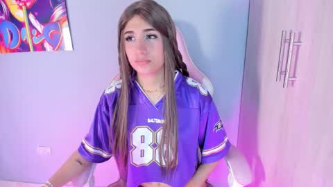 Snapshot of athenea__fox chatting on 15, 12, 2025 athenea__fox online show from 15, 12, 2025