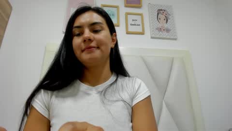 Snapshot of atilana_diaz chatting on 27, 5, 2026 Atilana Diaz online show from 27, 5, 2026